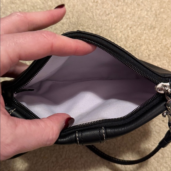 Leather COACH Black Wristlet EUC - Picture 3 of 6